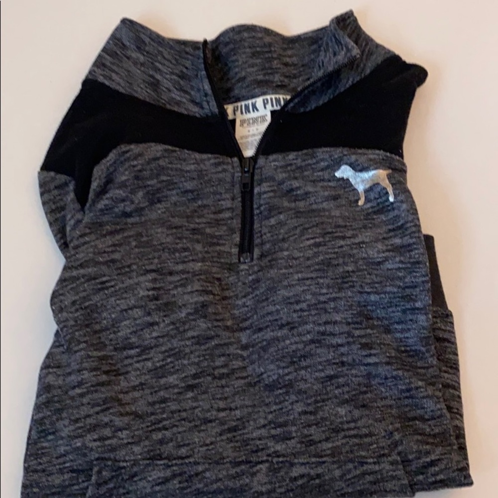 Love Pink sweatshirt Favorite !